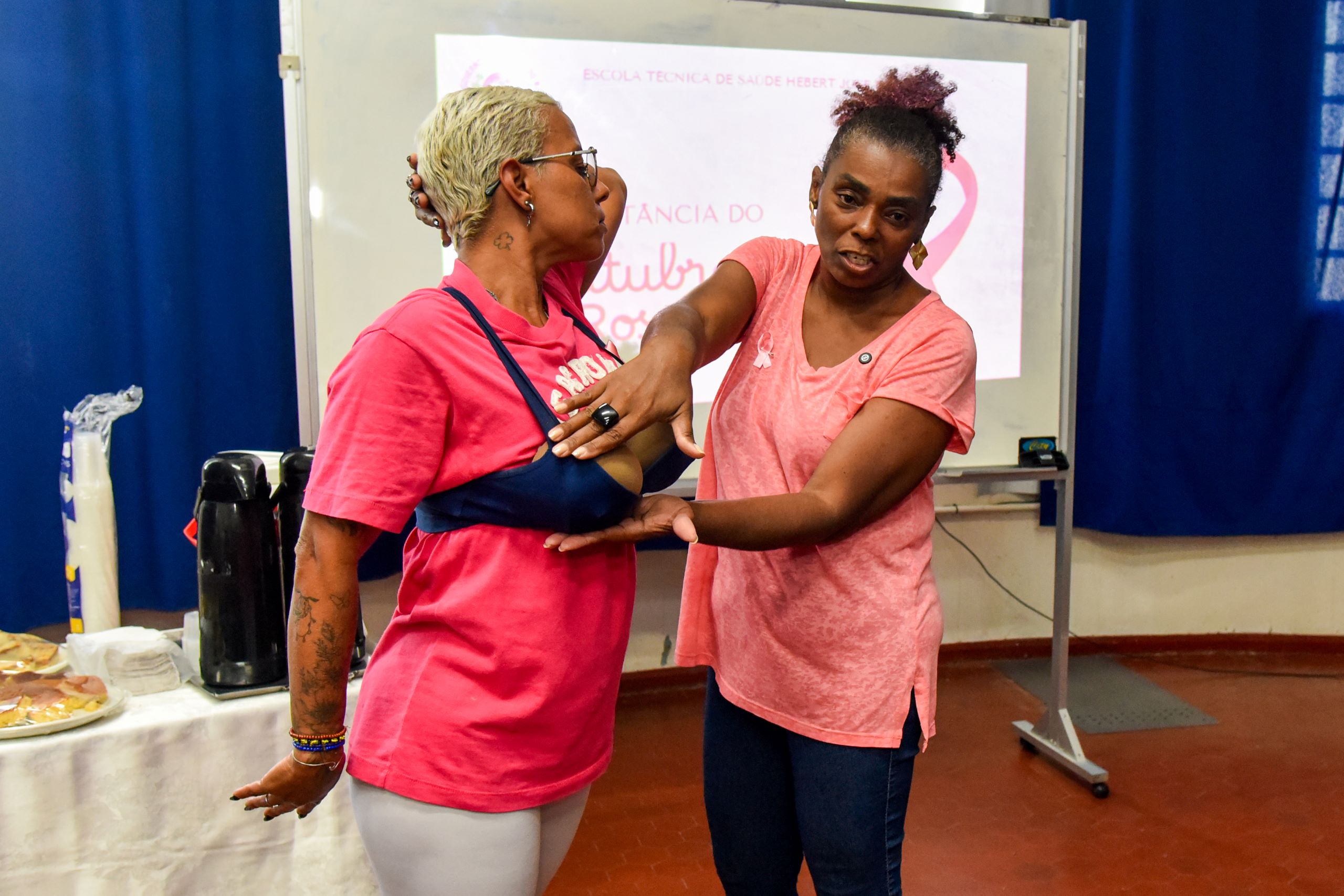 Atividade trouxe informações sobre prevenção, HPV e autoexame, reforçando que o cuidado com a saúde é para todos