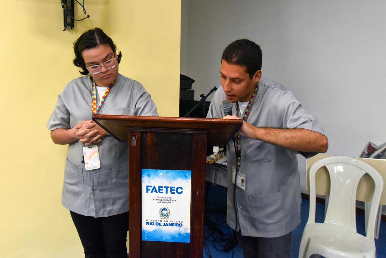 Encontro reforçou o papel da educação inclusiva, onde estudantes mostraram na prática como a formação na Favo de Mel transforma aprendizado em autonomia.